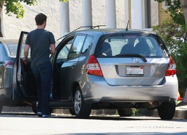 Những tỷ phú USD đi xe gì? ảnh 4 Nhung ty phu USD di xe gi? anh 4