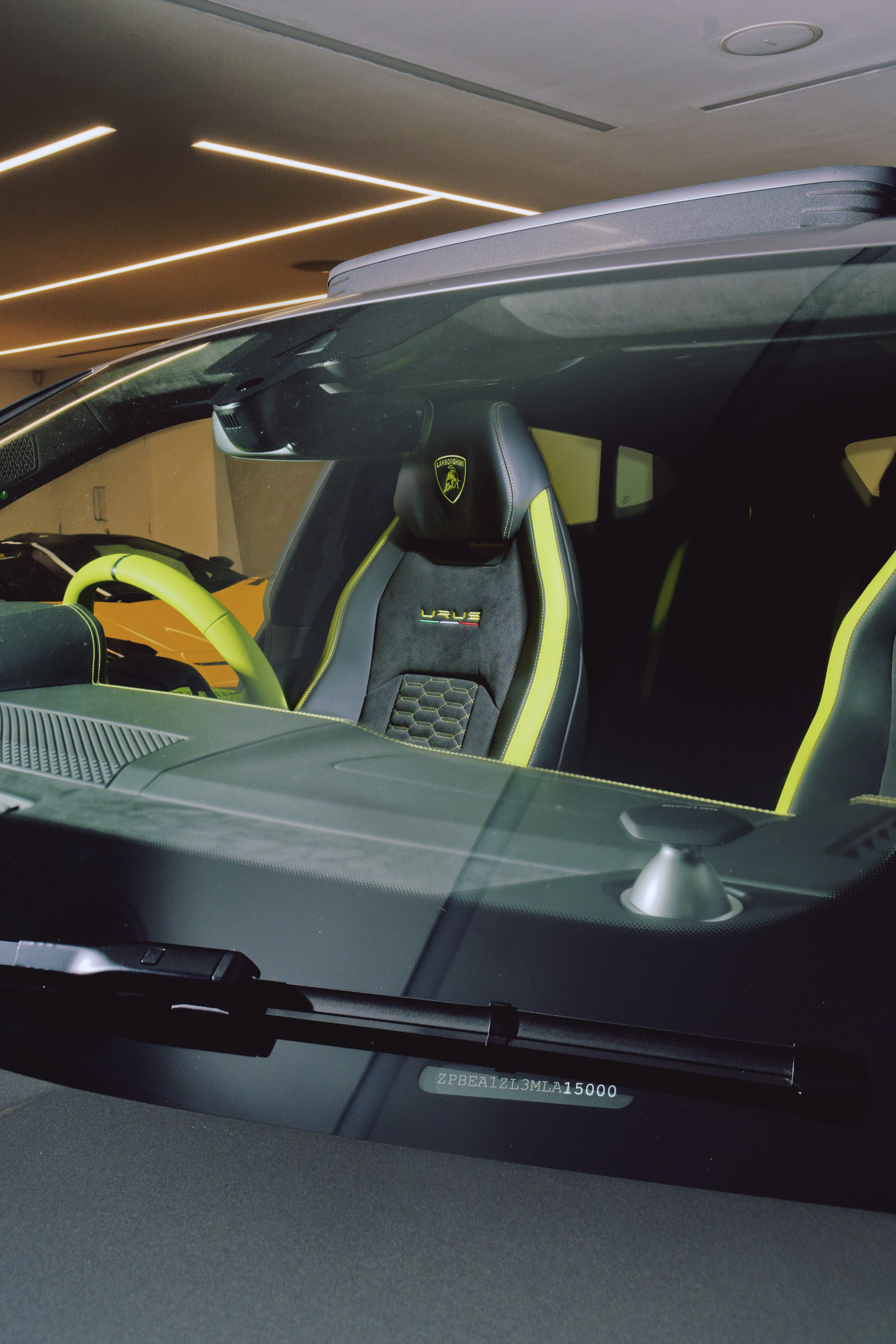 Lamborghini Urus thu 15.000 co mau dac biet anh 5