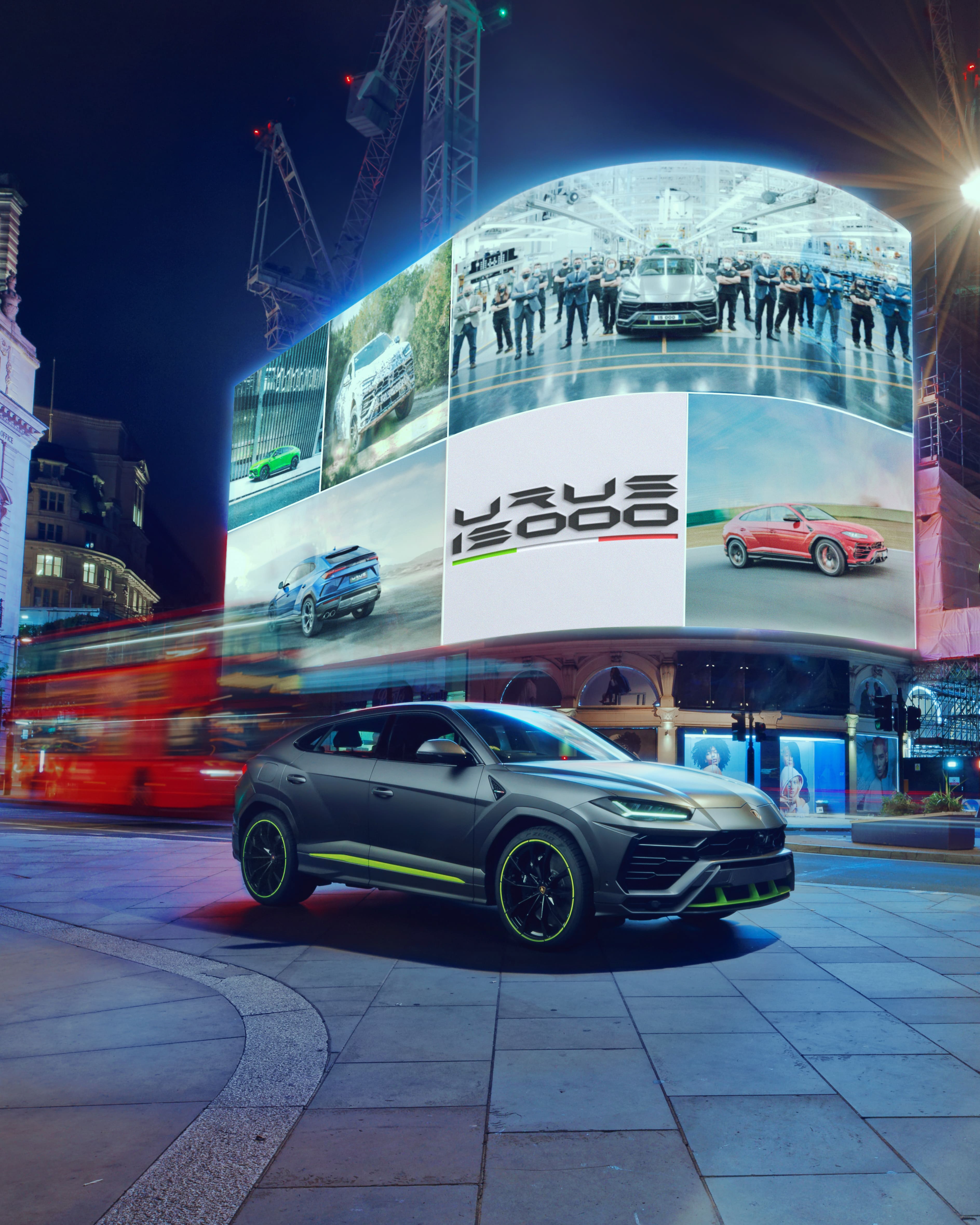 Lamborghini Urus thu 15.000 co mau dac biet anh 9