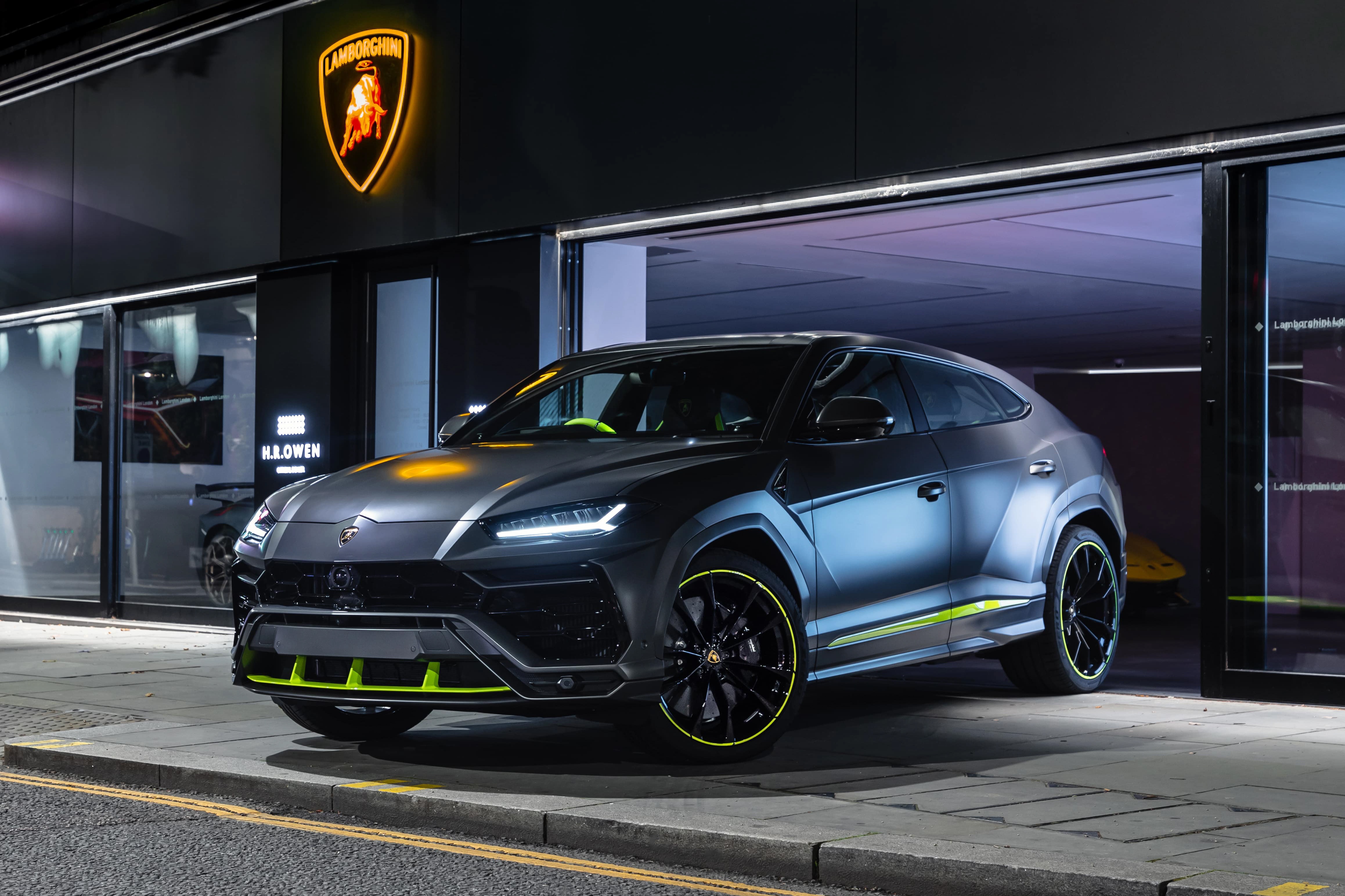 Lamborghini Urus thu 15.000 co mau dac biet anh 6
