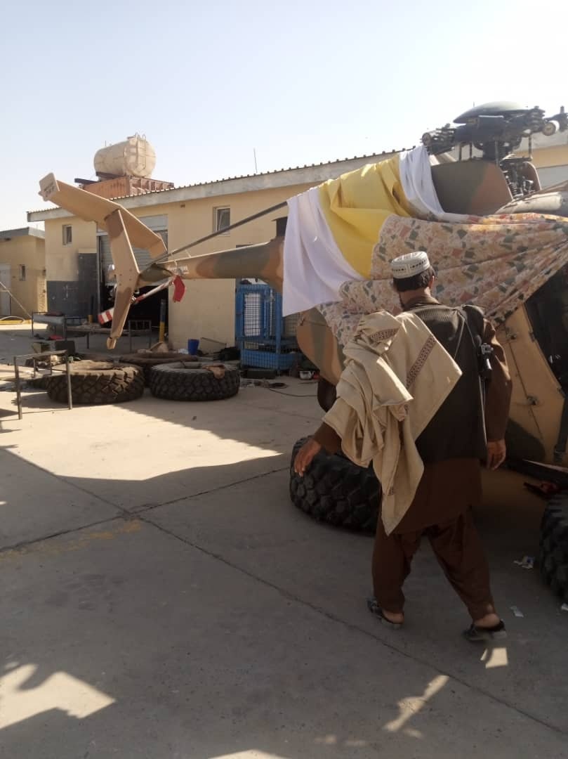 Nhung phuong tien quan su My roi vao tay Taliban anh 7