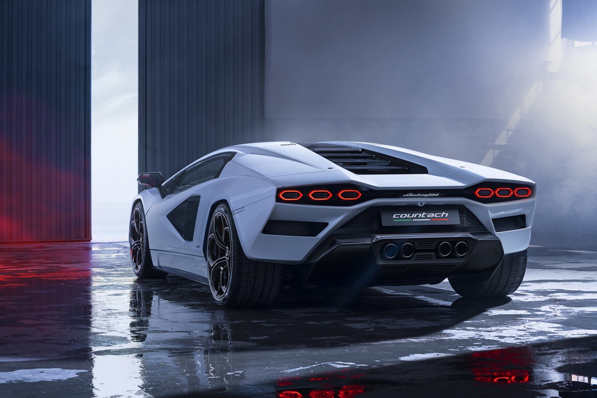 Lamborghini Countach được bán sạch sau khi ra mắt ảnh 11 Lamborghini Countach duoc ban sach sau khi ra mat anh 11