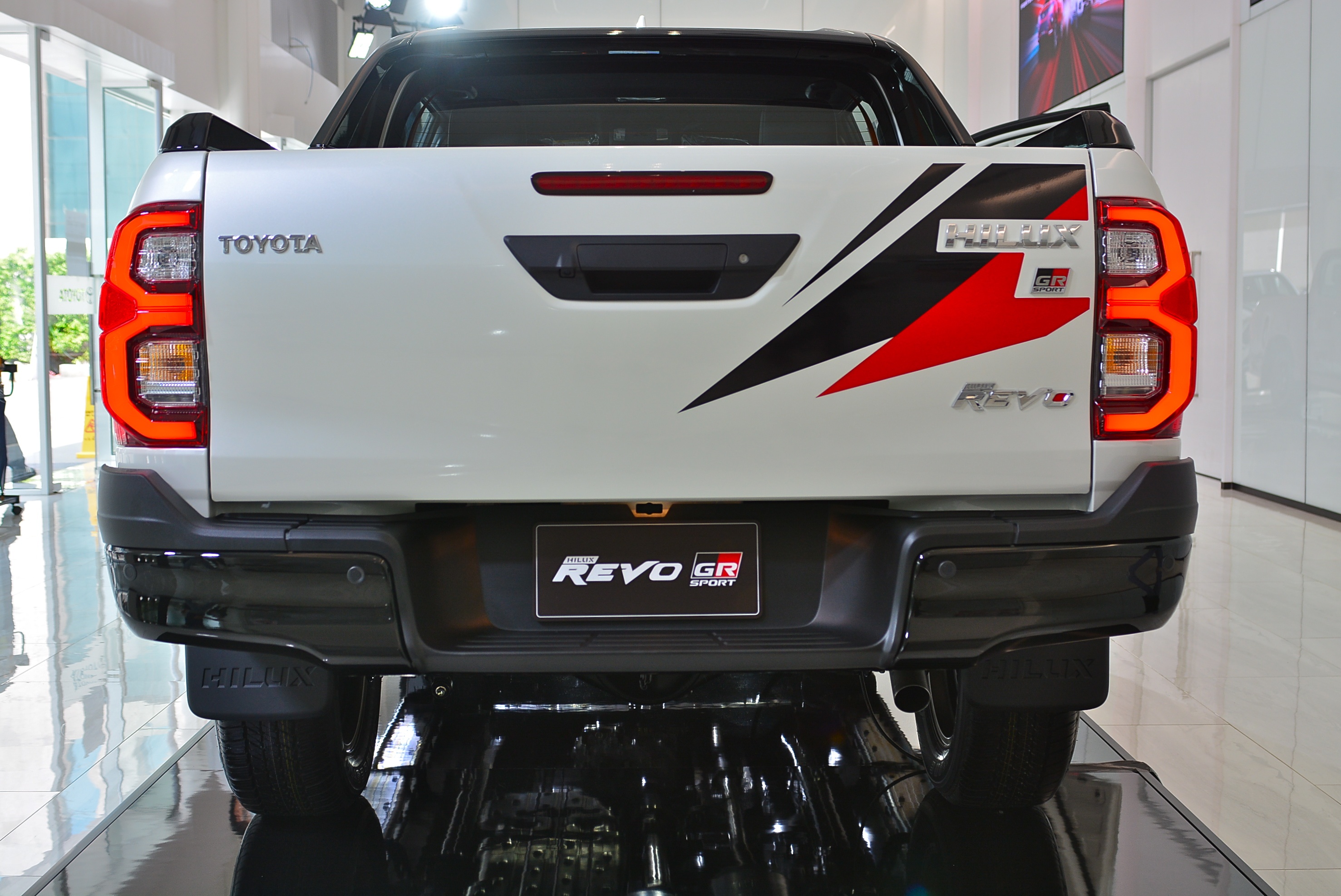 Toyota Hilux GR-Sport 2021 ra mat tai Thai Lan anh 14