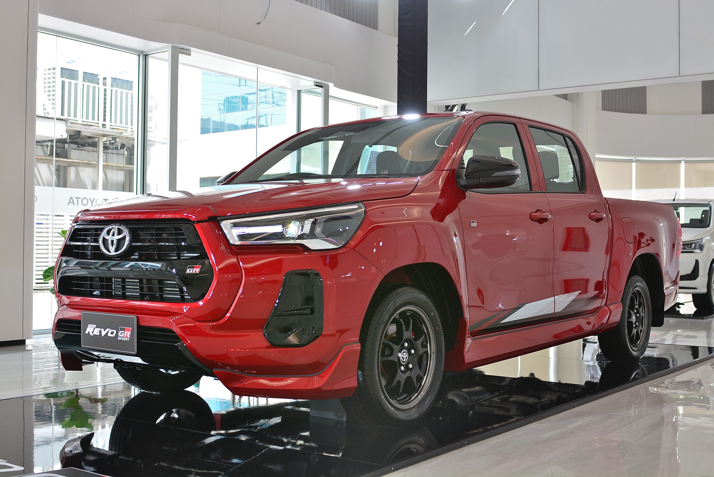 Toyota Hilux GR-Sport 2021 ra mat tai Thai Lan anh 7