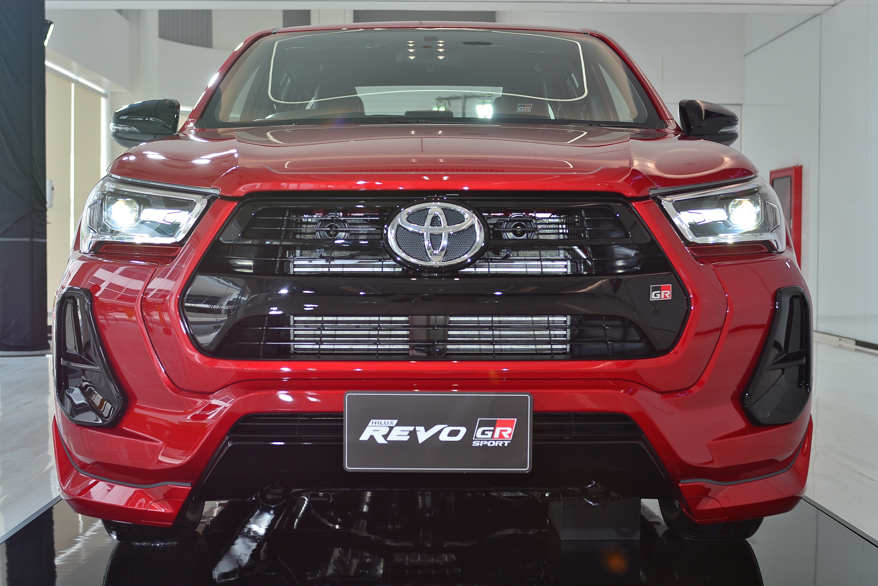 Toyota Hilux GR-Sport 2021 ra mat tai Thai Lan anh 6