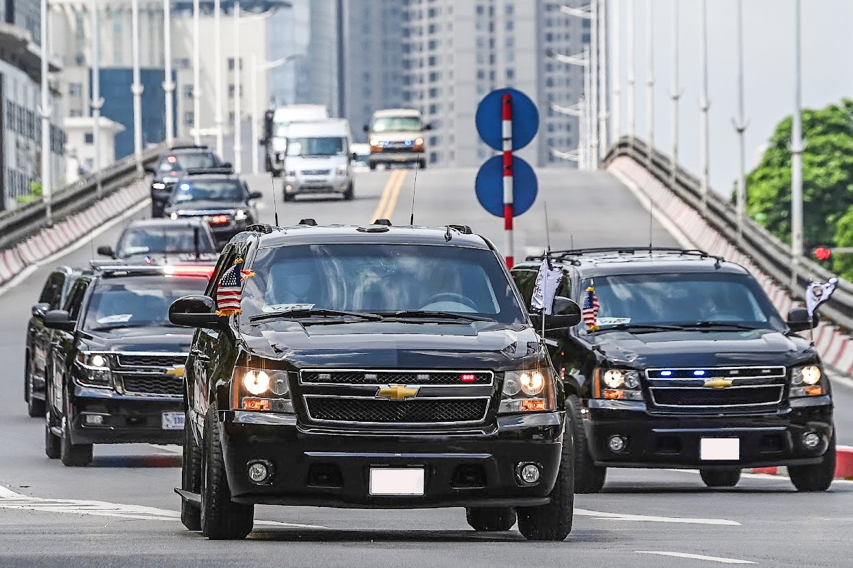 Doan xe ho tong Pho tong thong My Harris tai Viet Nam hinh anh