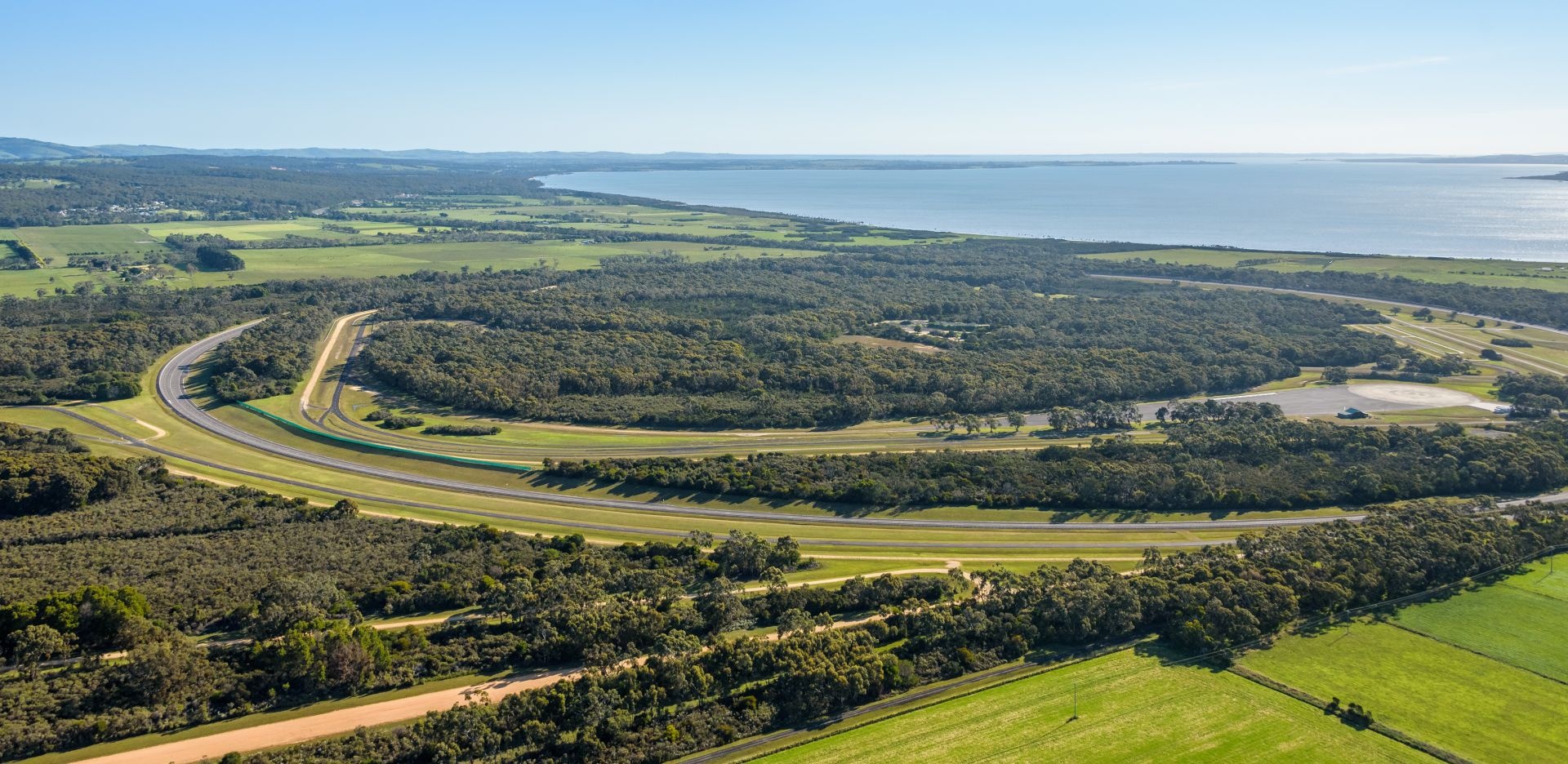 VinFast rao bán trung tâm thử nghiệm tại Australia ảnh 1 VinFast rao ban trung tam thu nghiem tai Australia anh 1