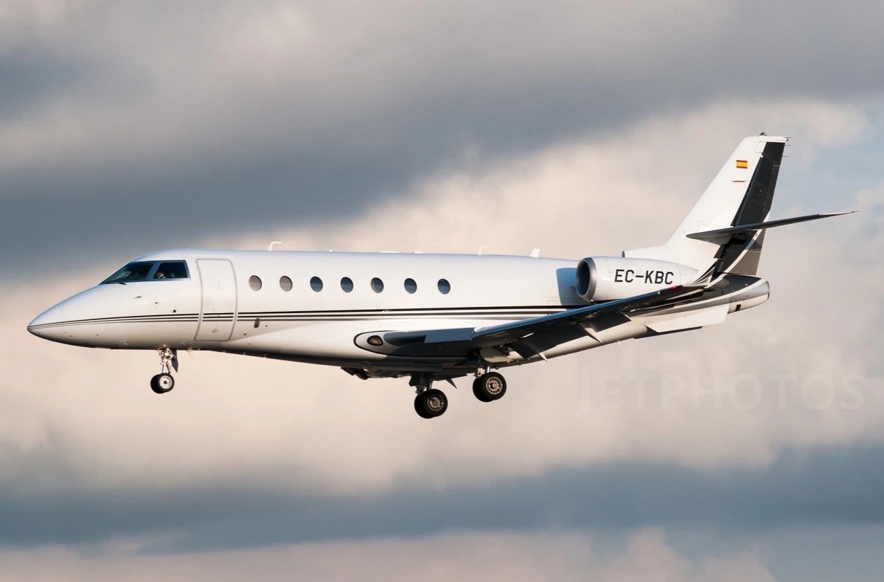 Ben trong may bay rieng tri gia 27, 4 trieu USD cua Ronaldo anh 5