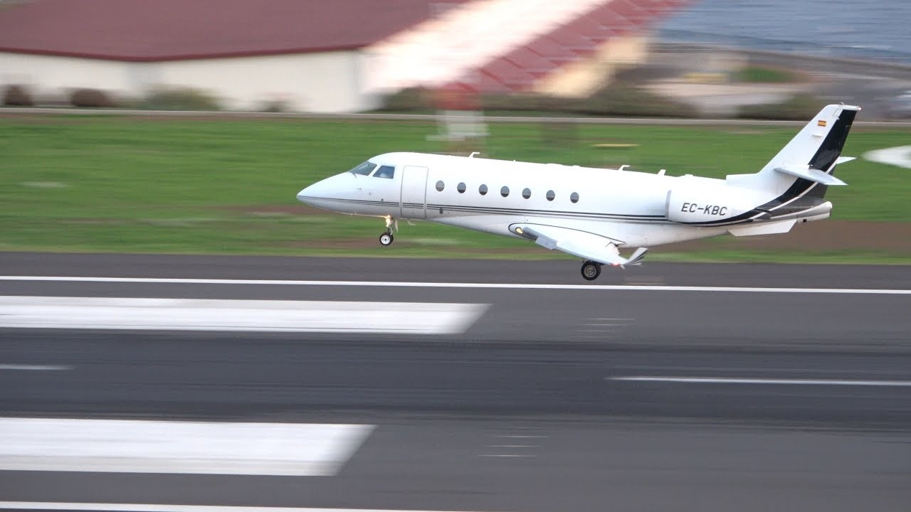 Ben trong may bay rieng tri gia 27, 4 trieu USD cua Ronaldo anh 4