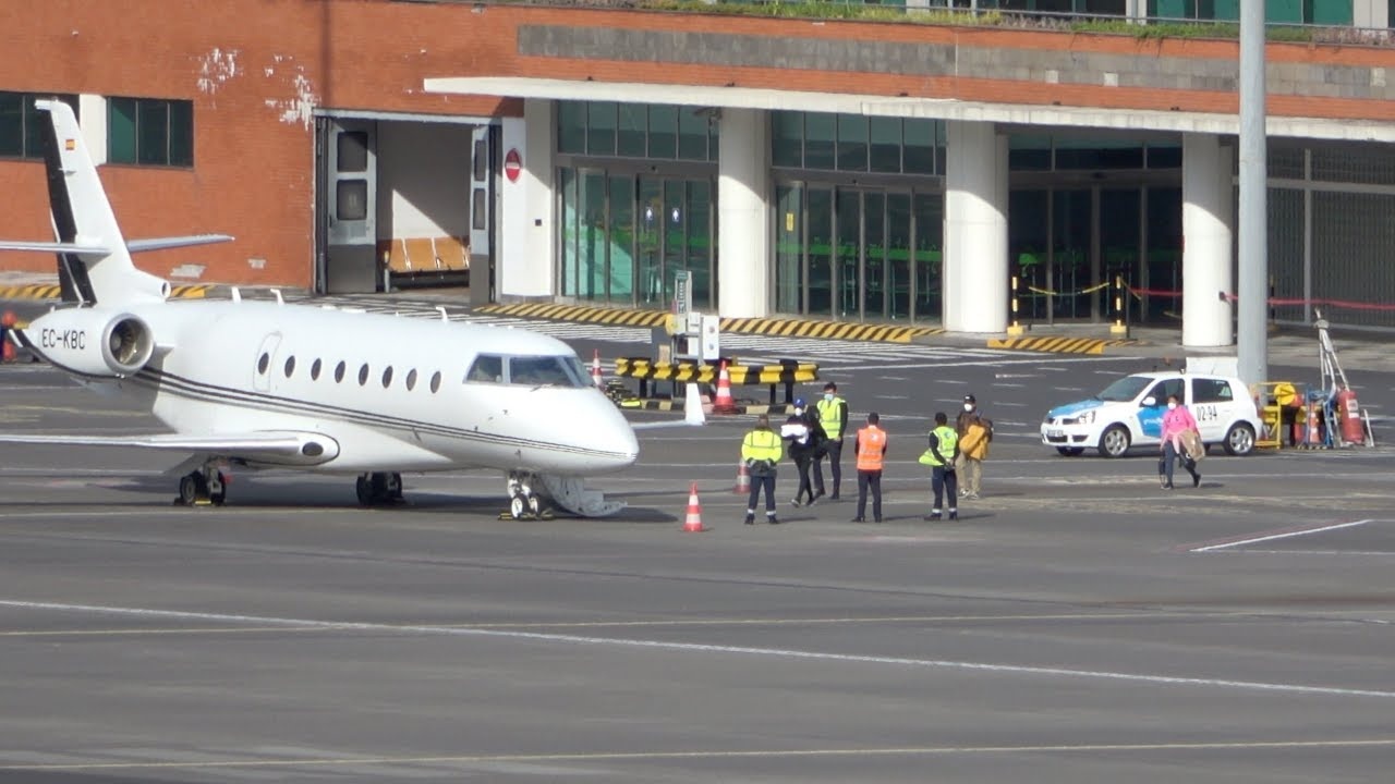 Ben trong may bay rieng tri gia 27, 4 trieu USD cua Ronaldo anh 1