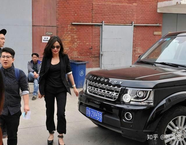 Dan xe sang dat gia cua Trieu Vy hinh anh