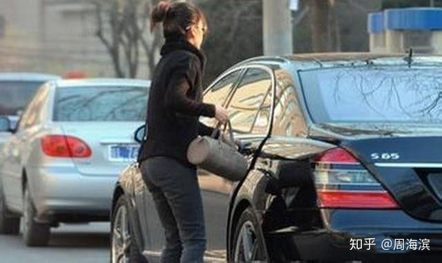 Dan xe sang dat gia cua Trieu Vy anh 9