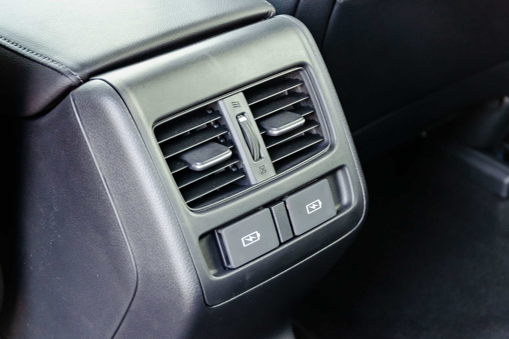 Những mẫu sedan tiết kiệm nhiên liệu nhất thị trường ảnh 15 Nhung mau sedan tiet kiem nhien lieu nhat thi truong anh 15