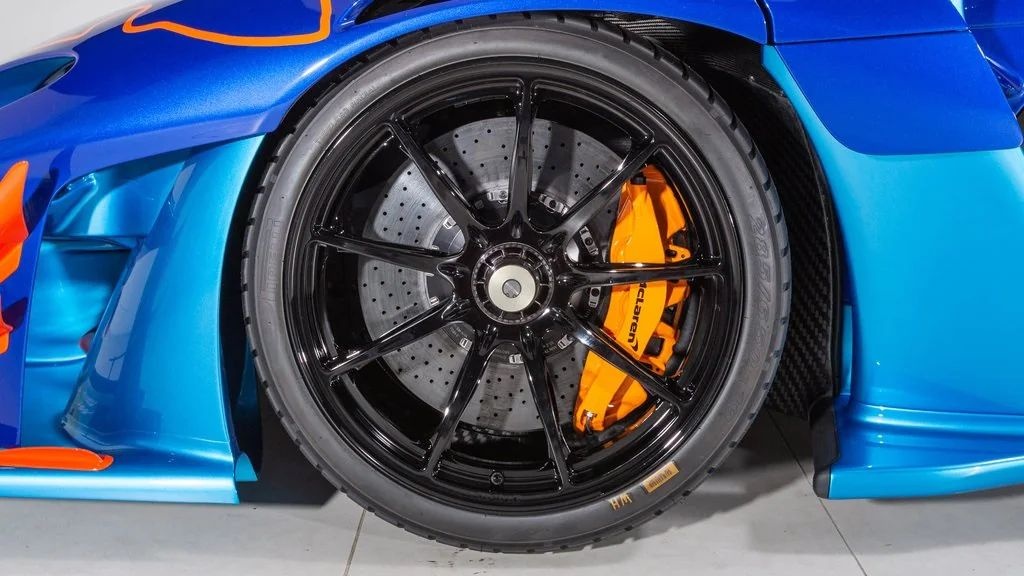McLaren Senna GTR duoc rao ban gia 1, 95 trieu USD anh 5