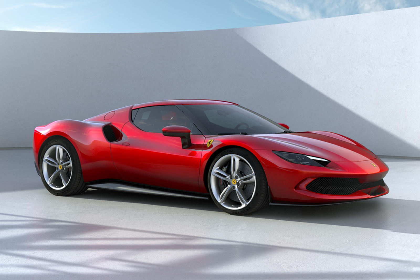 Italy dau tranh cho Ferrari va Lamborghini de giu dong co dot trong hinh anh