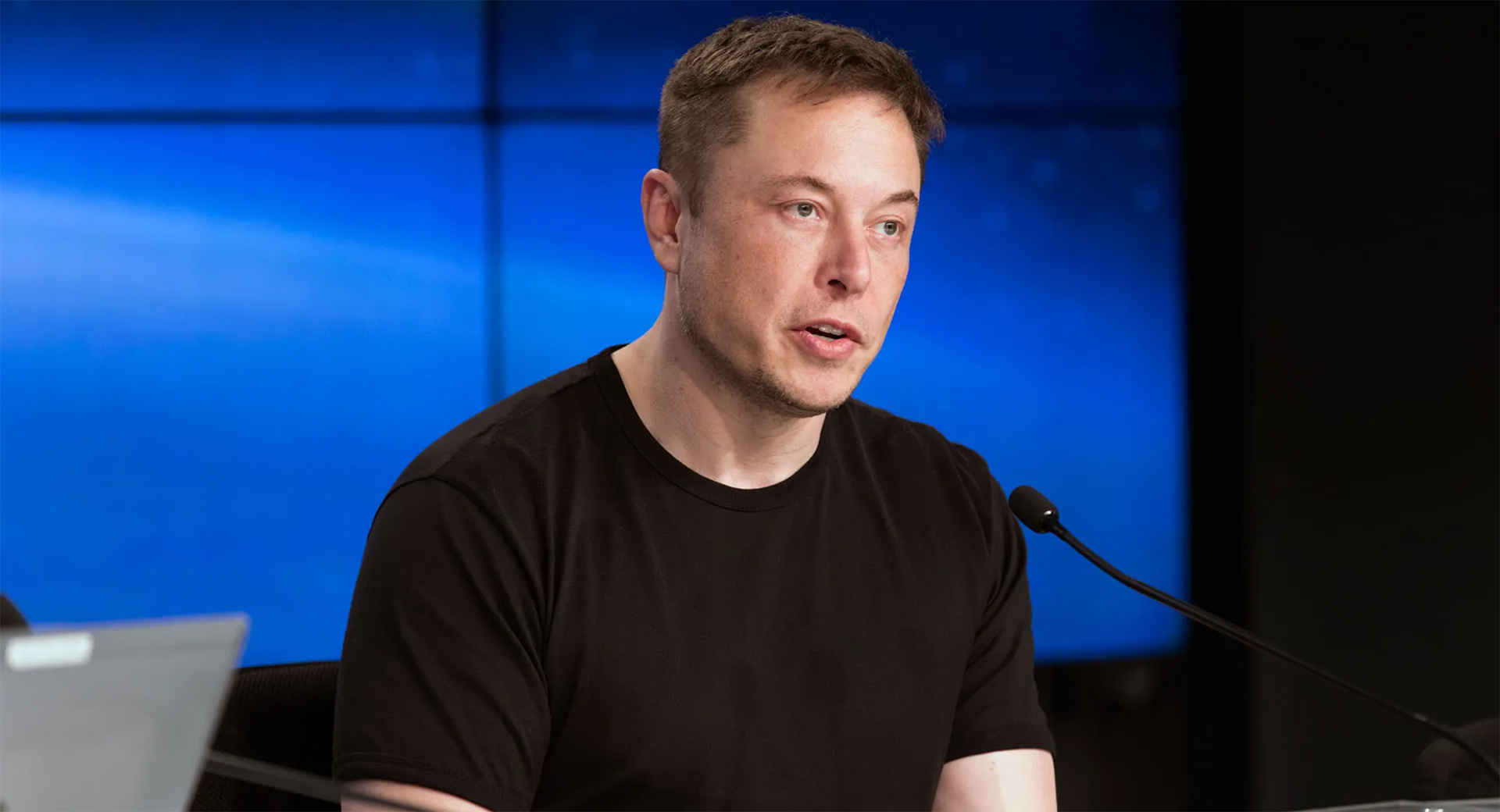 Tesla Cybertruck se dung san xuat den het nam 2022 anh 2