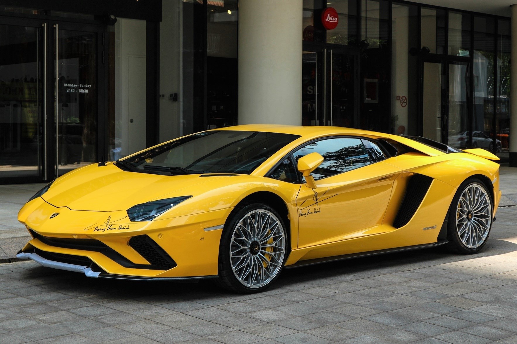 Nhung mau xe co gia 40-60 ty dong tai Viet Nam anh 5