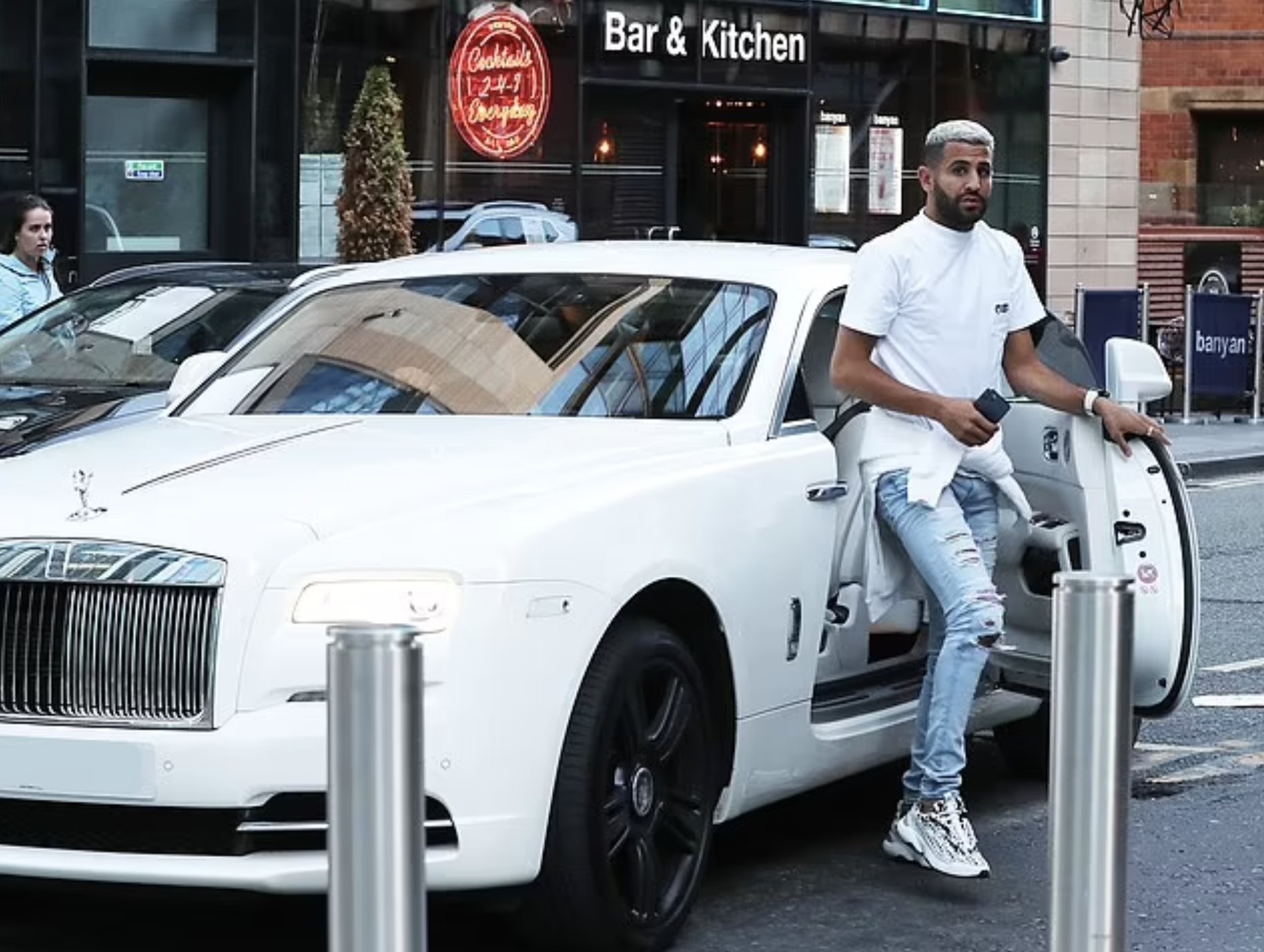 Riyad Mahrez bị cấm lái xe vì quá tốc độ ảnh 4 Riyad Mahrez bi cam lai xe vi qua toc do anh 4