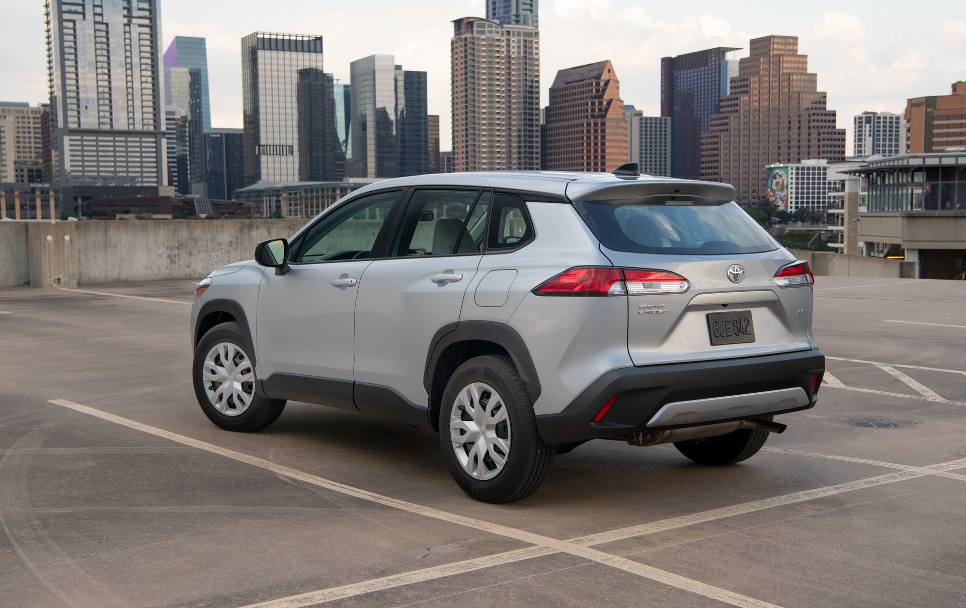 Toyota Corolla Cross co gia 22.000 USD tai My anh 4