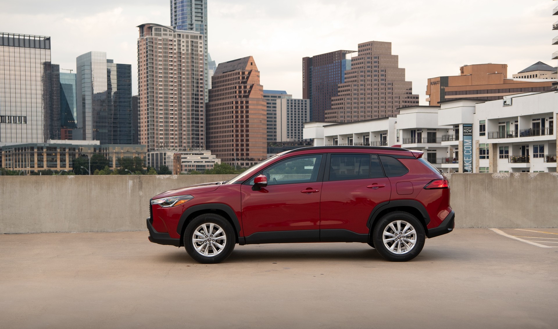 Toyota Corolla Cross co gia 22.000 USD tai My anh 11