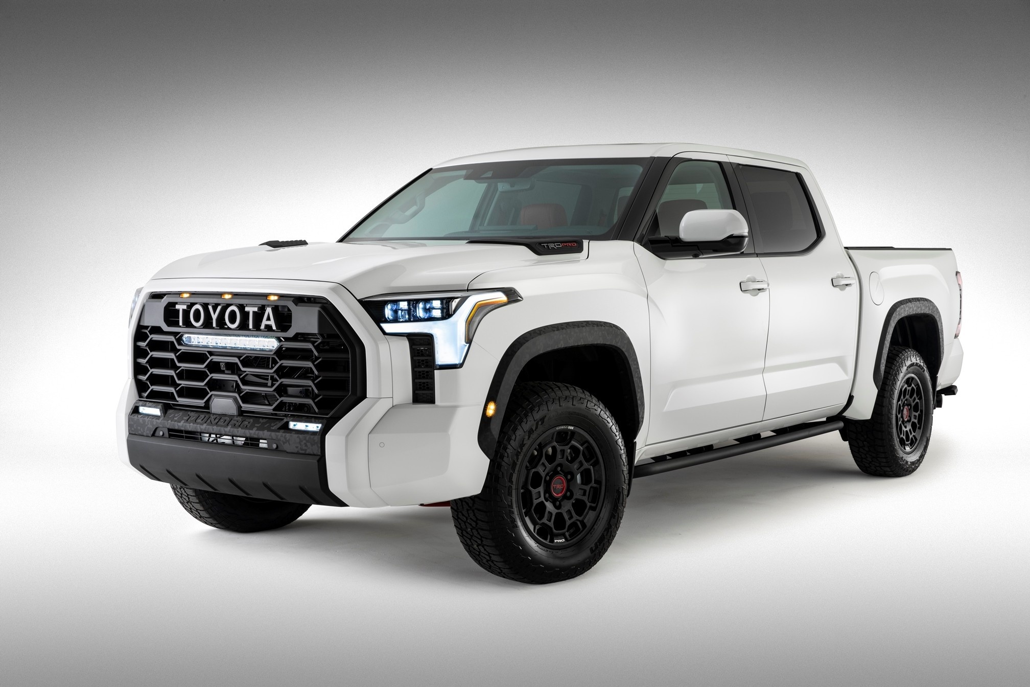 Toyota Tundra 2022 se ra mat vao cuoi thang nay hinh anh