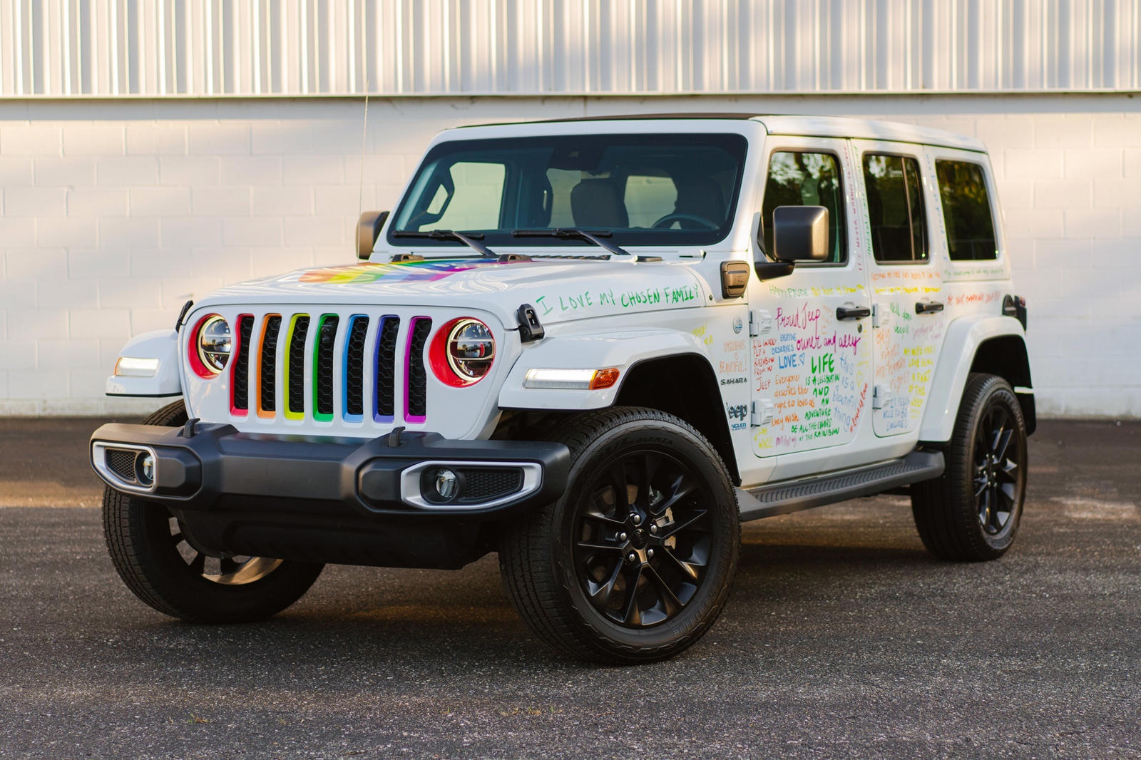 Jeep Wrangler 4xe phiên bản LGBTQ ảnh 1 Jeep Wrangler 4xe phien ban LGBTQ anh 1