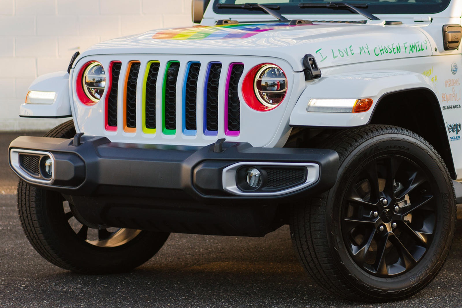 Jeep Wrangler 4xe phiên bản LGBTQ ảnh 2 Jeep Wrangler 4xe phien ban LGBTQ anh 2