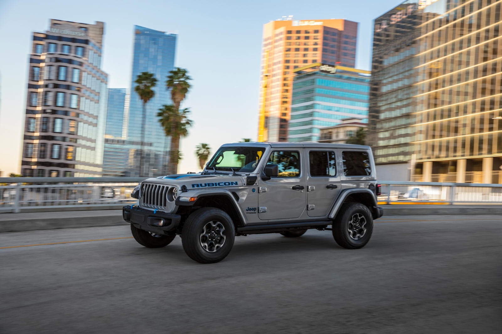 Jeep Wrangler 4xe phiên bản LGBTQ ảnh 6 Jeep Wrangler 4xe phien ban LGBTQ anh 6