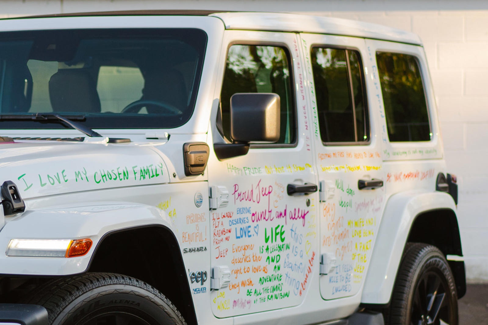 Jeep Wrangler 4xe phiên bản LGBTQ ảnh 3 Jeep Wrangler 4xe phien ban LGBTQ anh 3