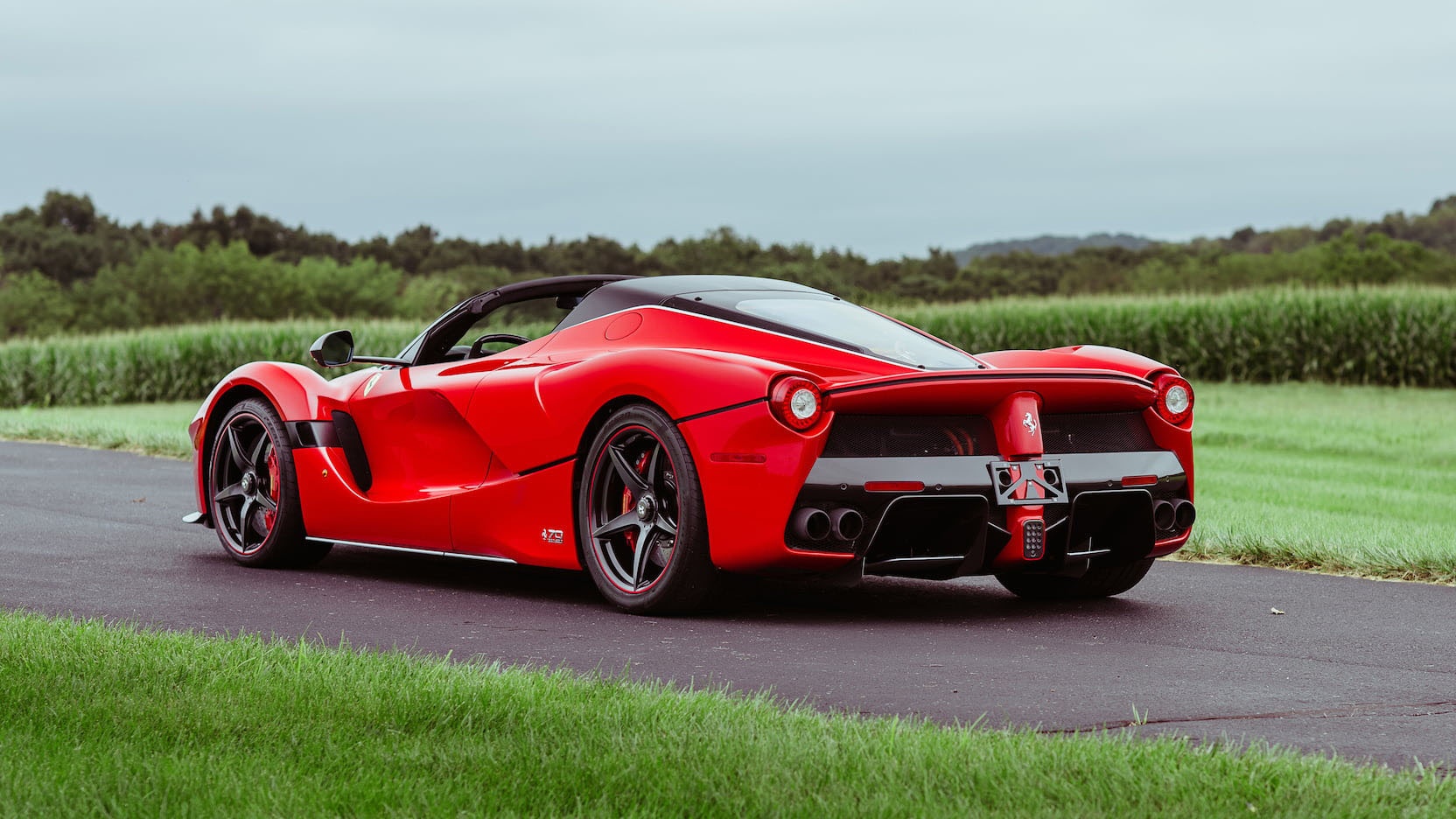 Ferrari sắp ra mắt siêu xe mới vào tháng 11 ảnh 2 Ferrari sap ra mat sieu xe moi vao thang 11 anh 2