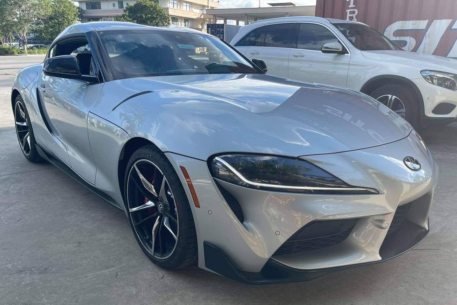 Can canh Toyota Supra 2021 dau tien vua cap cang tai Viet Nam hinh anh