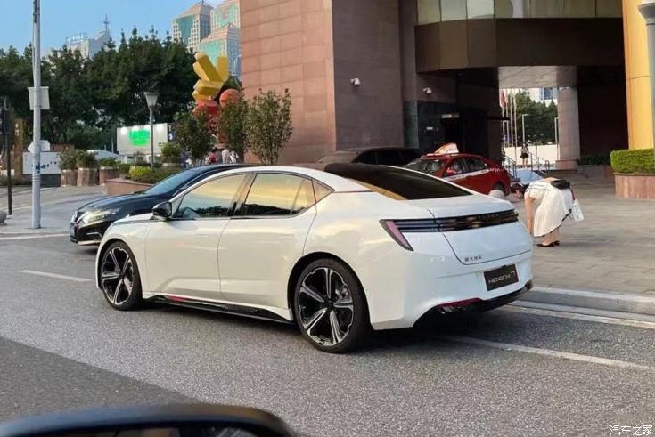 Chiếc xe điện duy nhất của Evergrande NEV được thử nghiệm ảnh 2 Chiec xe dien duy nhat cua Evergrande NEV duoc thu nghiem anh 2