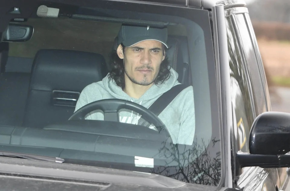 Nhung cau thu tai giai Ngoai hang Anh so huu oto co tay lai ben trai hinh anh