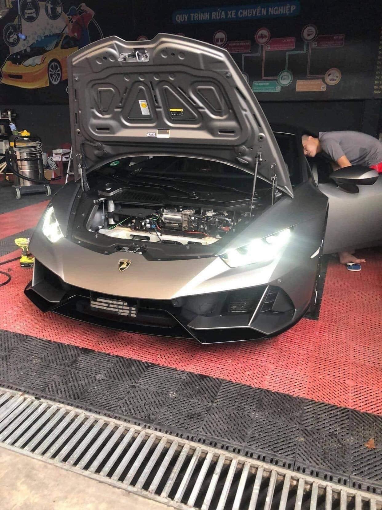 Lamborghini Huracan EVO dau tien ve Viet Nam anh 1