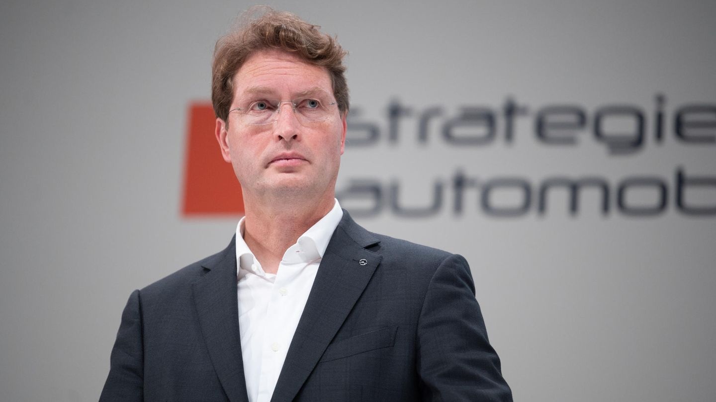 Mercedes-Benz giao xe tre hon mot nam vi thieu chip ban dan anh 1