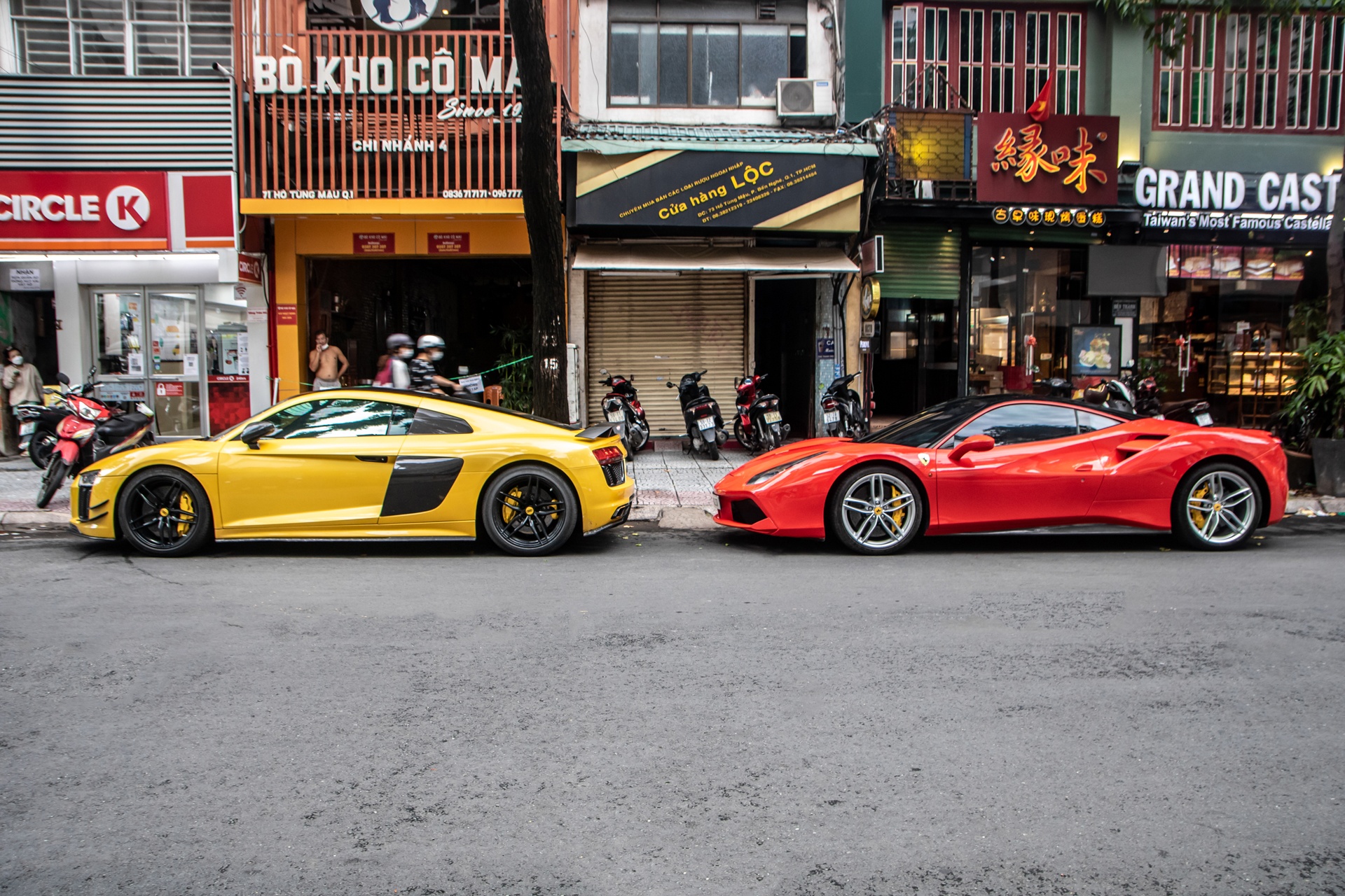 Dich vu bao duong sieu xe tap nap hau gian cach anh 1