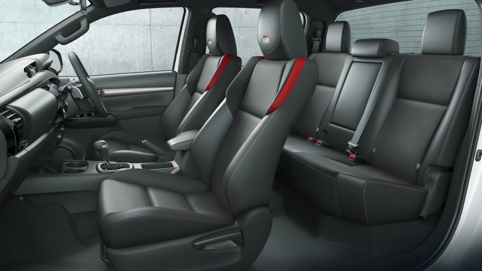 Toyota Hilux bản thể thao ra mắt tại Nhật Bản ảnh 9 Toyota Hilux ban the thao ra mat tai Nhat Ban anh 9