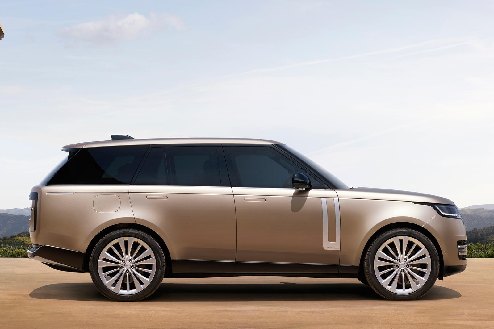 Diem dac biet tren Range Rover 2022 anh 5