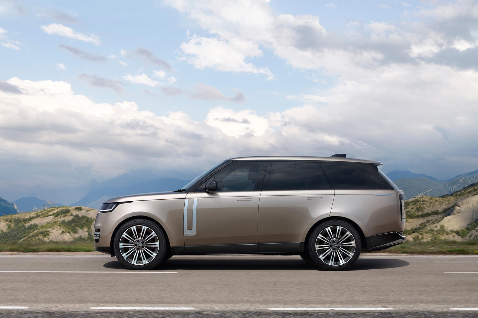 Diem dac biet tren Range Rover 2022 anh 16