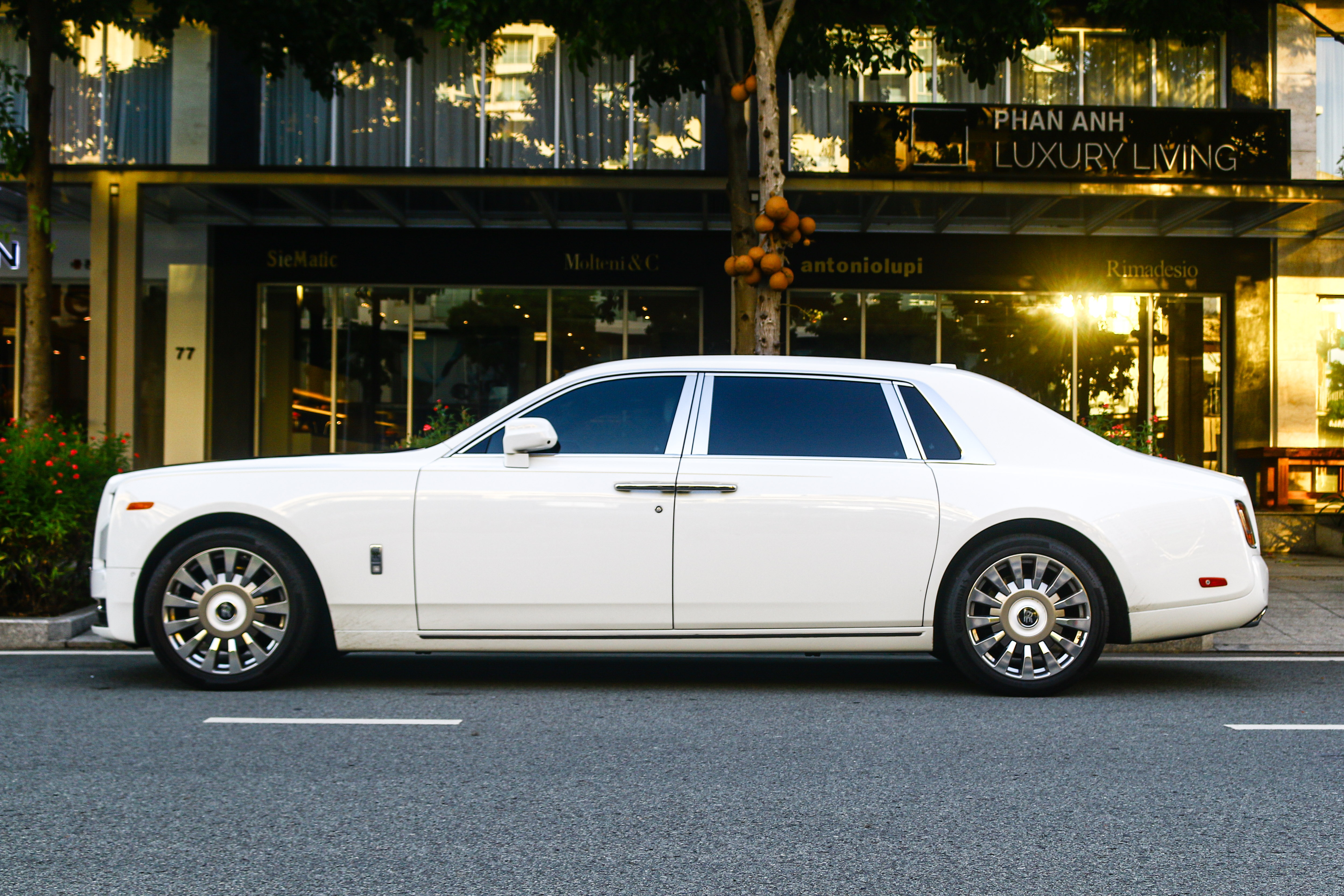Chi tiet Rolls-Royce Phantom VIII Tranquility tai TP.HCM anh 12