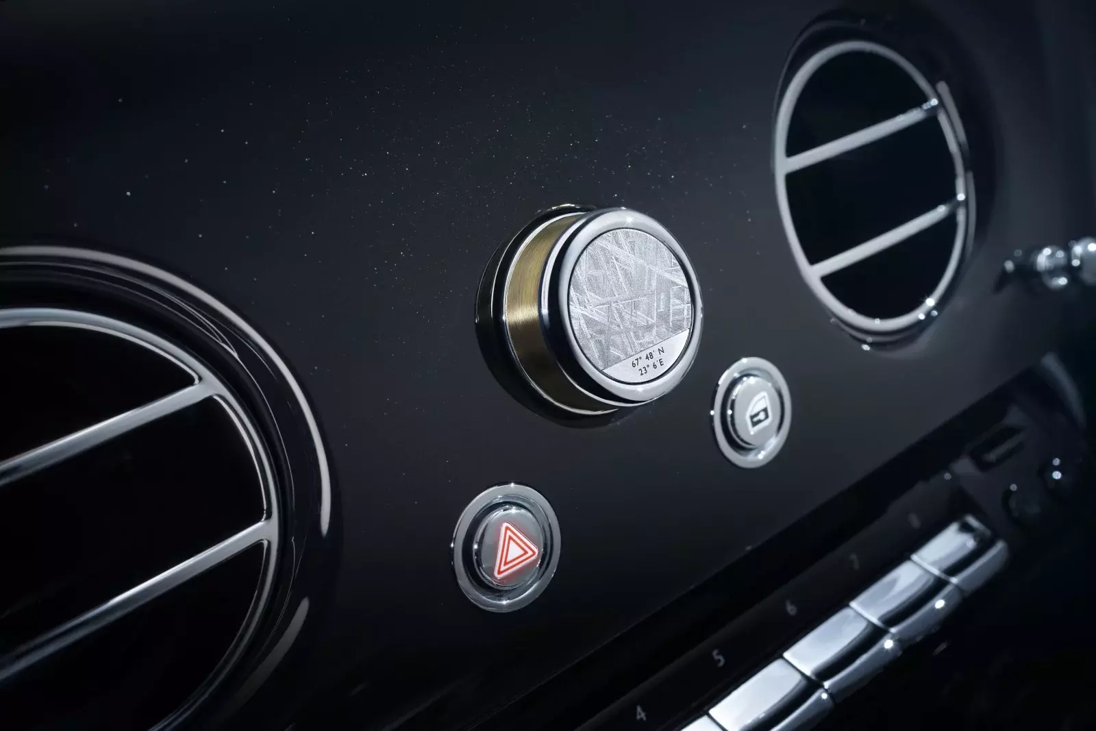 Chi tiết Rolls-Royce Phantom VIII Tranquility tại TP.HCM ảnh 10 Chi tiet Rolls-Royce Phantom VIII Tranquility tai TP.HCM anh 10