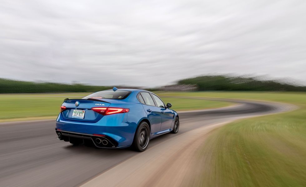 8 mau sedan hap dan nhat thi truong nam 2022 anh 39