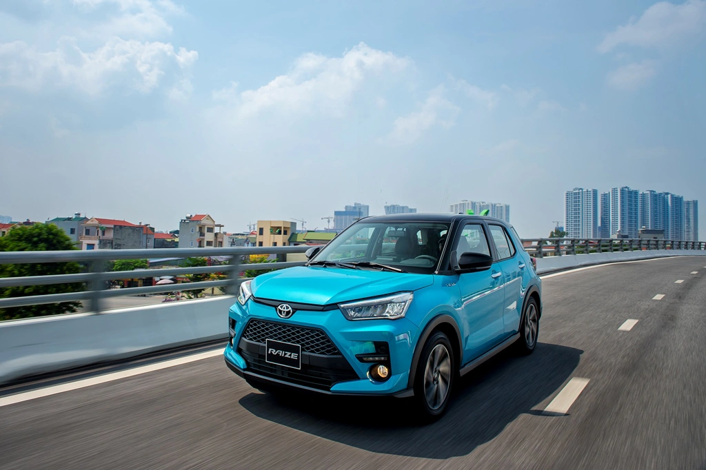 Khách đặt mua Toyota Raize tháng 11 sẽ nhận xe vào năm sau ảnh 3 Khach dat mua Toyota Raize thang 11 se nhan xe vao nam sau anh 3