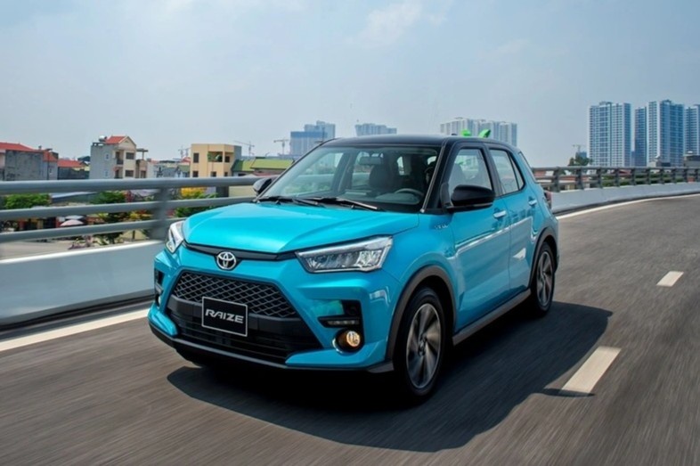 Khach dat mua Toyota Raize trong thang 11 se phai cho 3 thang hinh anh