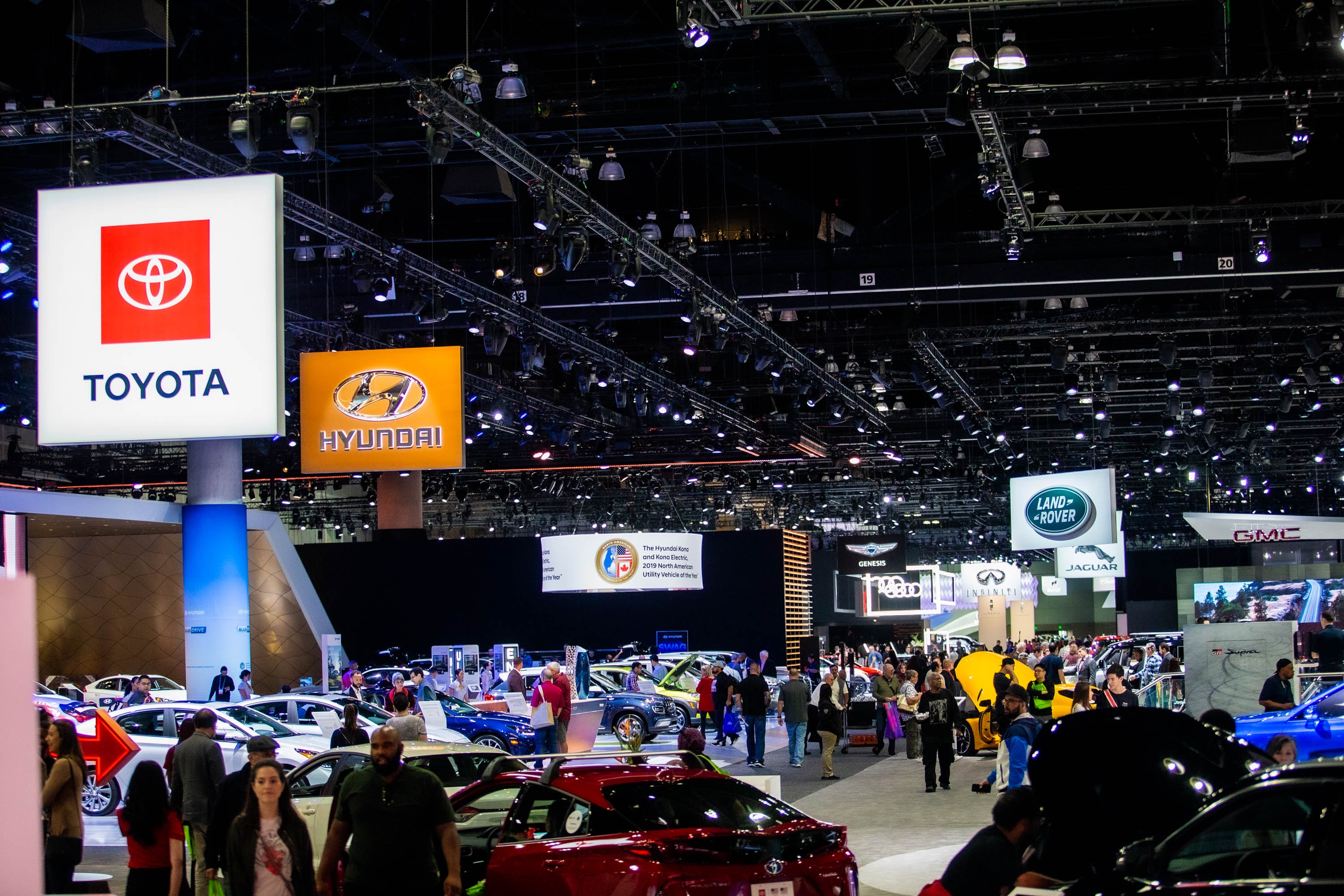 Vi sao VinFast ra mat xe dien tai LA Auto Show? anh 2