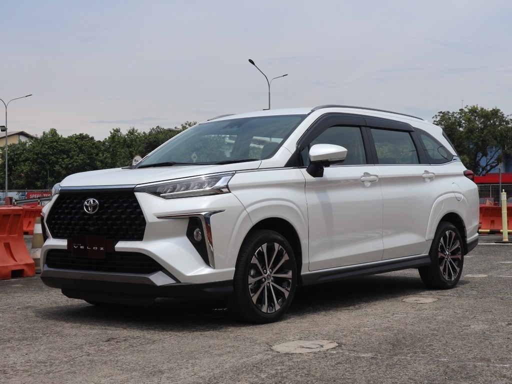 4 ưu điểm của Toyota Veloz so với Avanza đời cũ ảnh 4 4 uu diem cua Toyota Veloz so voi Avanza doi cu anh 4