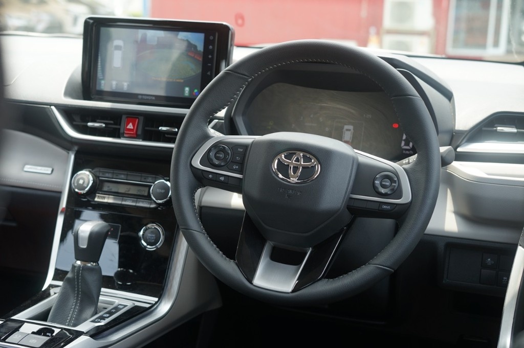 4 ưu điểm của Toyota Veloz so với Avanza đời cũ ảnh 2 4 uu diem cua Toyota Veloz so voi Avanza doi cu anh 2