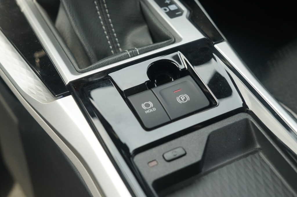 4 ưu điểm của Toyota Veloz so với Avanza đời cũ ảnh 5 4 uu diem cua Toyota Veloz so voi Avanza doi cu anh 5