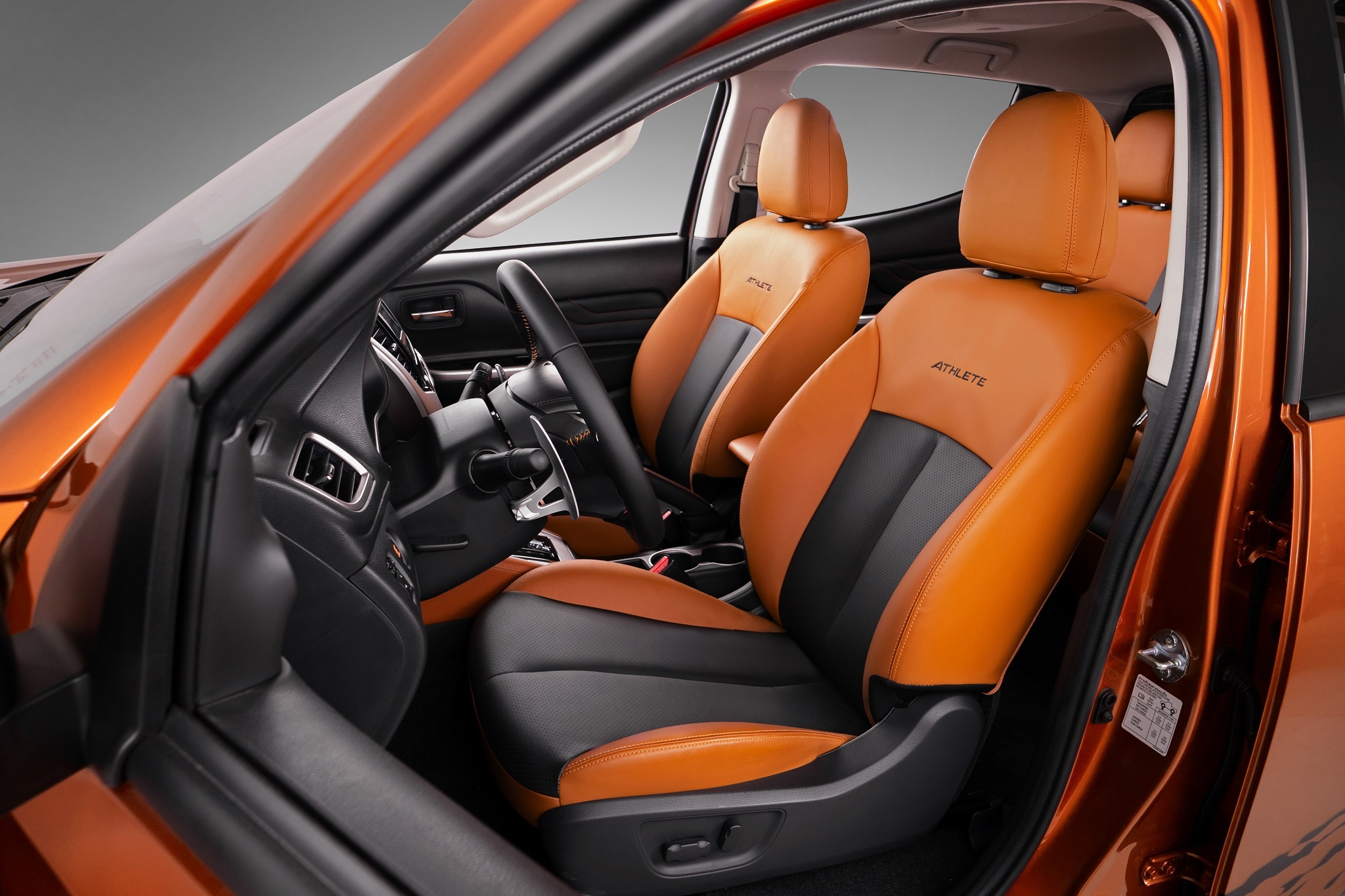 Mitsubishi Triton Athlete duoc ra mat,  gia tu 740 trieu dong anh 4