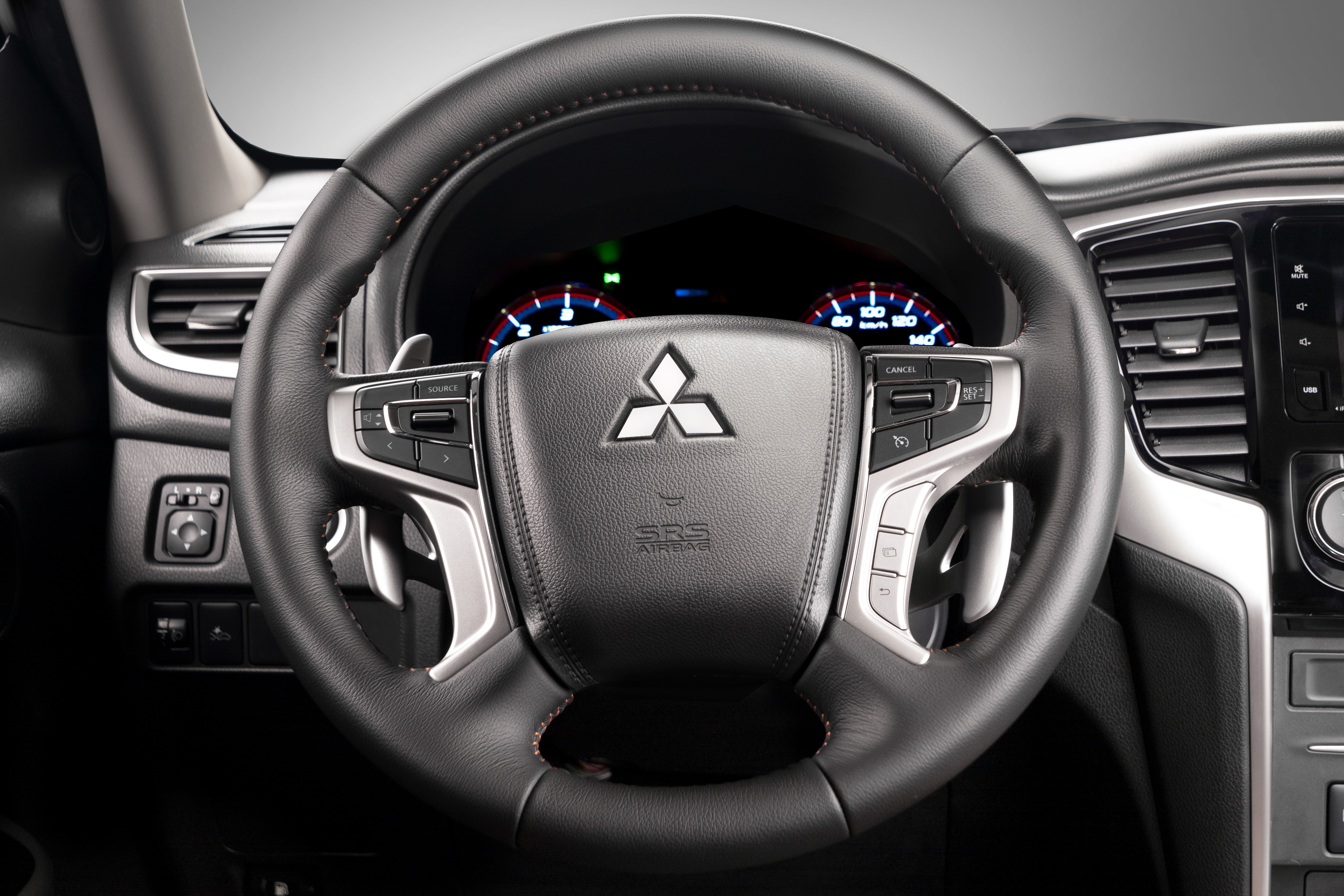 Mitsubishi Triton Athlete duoc ra mat,  gia tu 740 trieu dong anh 6